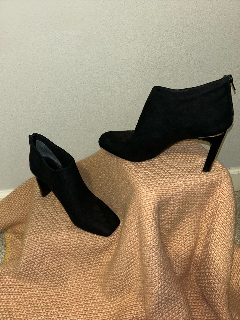 NEW Alfani Step Flex Black Suede Mid Heel Ankle Booties Sz 10